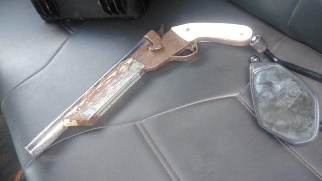 PM PRENDE JOVEM ARMADO E COM MOTO ROUBADA NA LESTE - News Rondônia