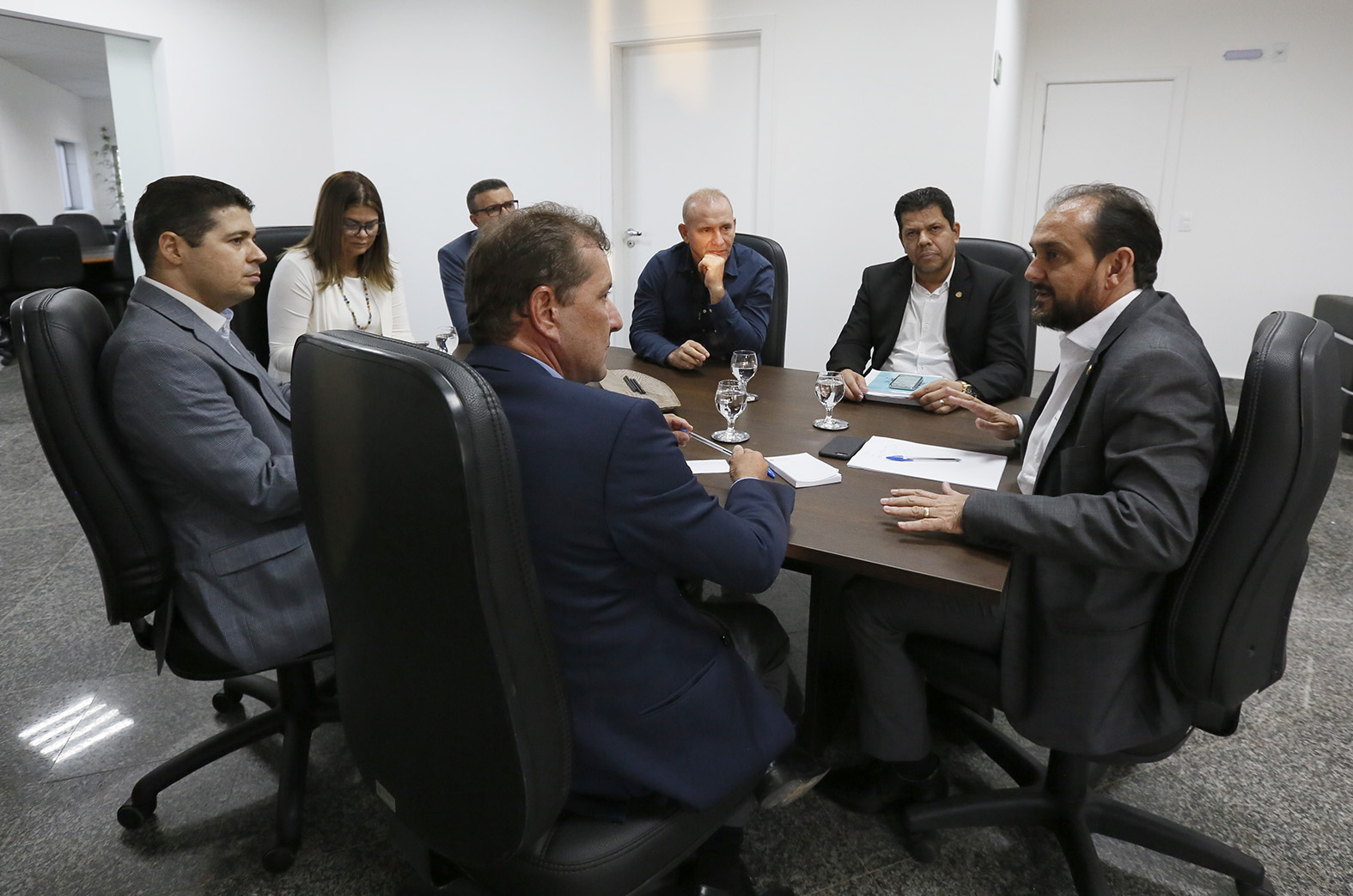 PREFEITO DE PORTO VELHO RELATA PREOCUPAÇÃO COM LICENCIAMENTOS DURANTE ENCONTRO NA ASSEMBLEIA LEGISLATIVA - News Rondônia