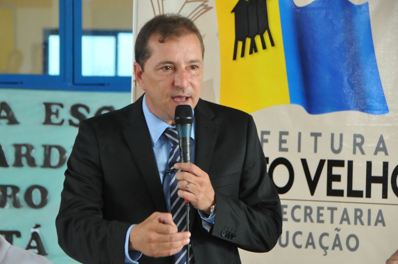 DIA DOS PROFESSORES: PREFEITO HILDON CHAVES PARABENIZA E ENALTECE ESFORÇO DE TODOS OS EDUCADORES - News Rondônia