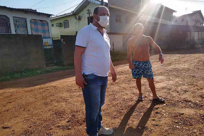 Vereador Wanoel Martins acompanha secretário Wellen Prestes em visita aos Campos de Futebol da Baixa da União e Abobrão - News Rondônia