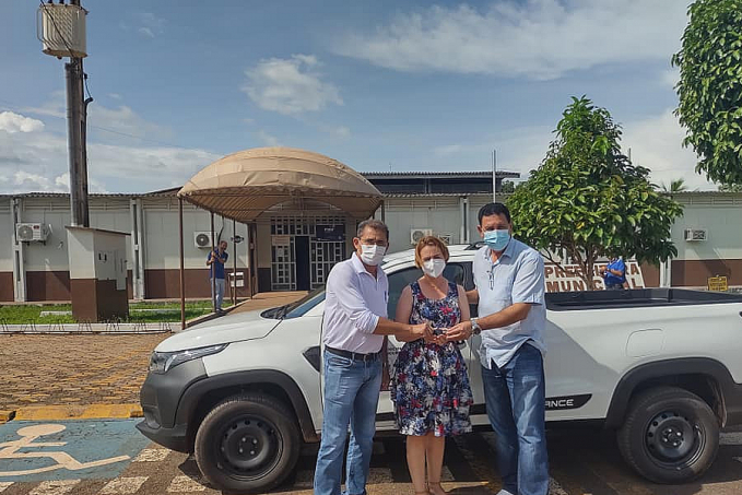 Prefeito Aldo Júlio entrega veículo para setor de endemias em Rolim de Moura - News Rondônia