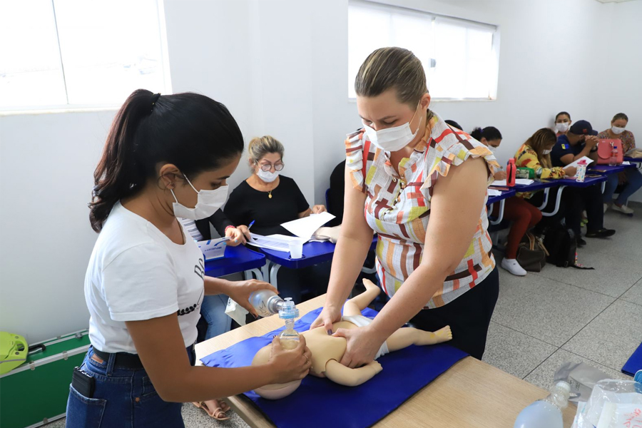 Enfermeiros e técnicos participam de curso de Reanimação Cardiopulmonar - News Rondônia