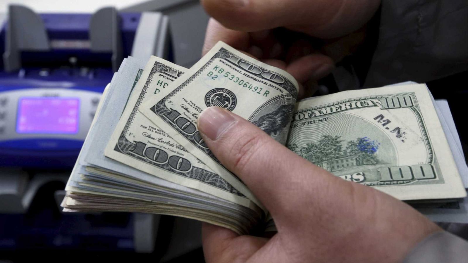 DÓLAR FECHA EM QUEDA, COTADO A R$ 3,73 - News Rondônia