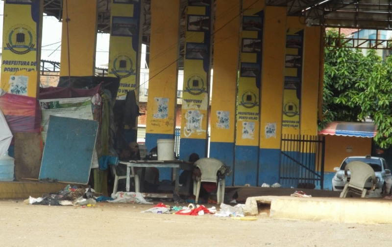 CRACOLÂNDIA NO CENTRO ANTIGO DE PORTO VELHO CAUSA CLIMA TENSO ENTRE COMERCIANTES, TURISTAS E MORADORES - News Rondônia