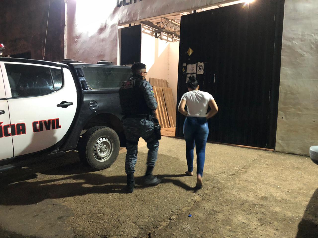 PM apreende quase 1Kg de cocaína, revólver e grande quantia em dinheiro de traficante sue conseguiu fugir durante perseguição - News Rondônia