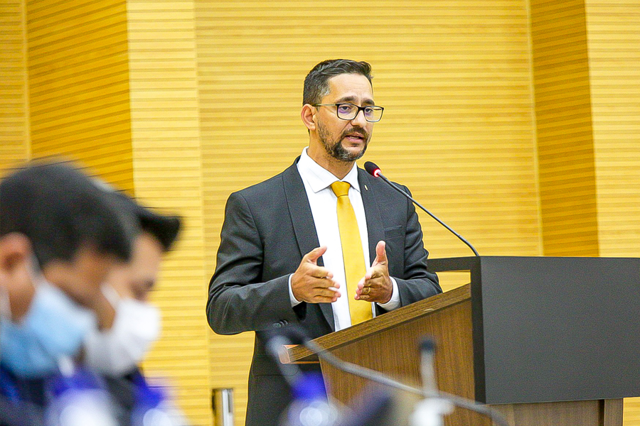 Deputado Anderson Pereira vai fiscalizar empresas que não cumprem Lei de passagem gratuita para pessoas com câncer - News Rondônia