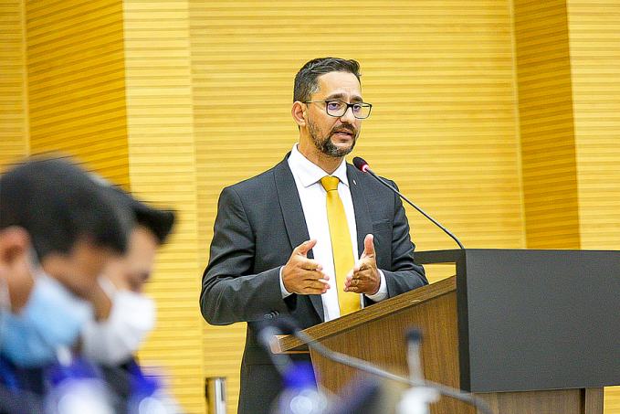 Deputado Anderson Pereira vai fiscalizar empresas que não cumprem Lei de passagem gratuita para pessoas com câncer - News Rondônia