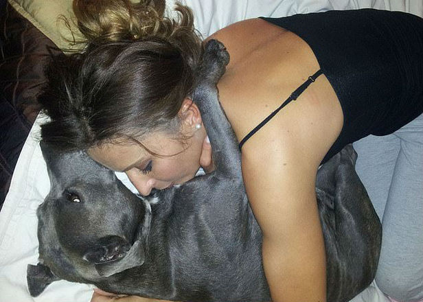 MULHER GASTA R$ 20 MIL EM FUNERAL DE CACHORRO DE ESTIMAÇÃO - News Rondônia