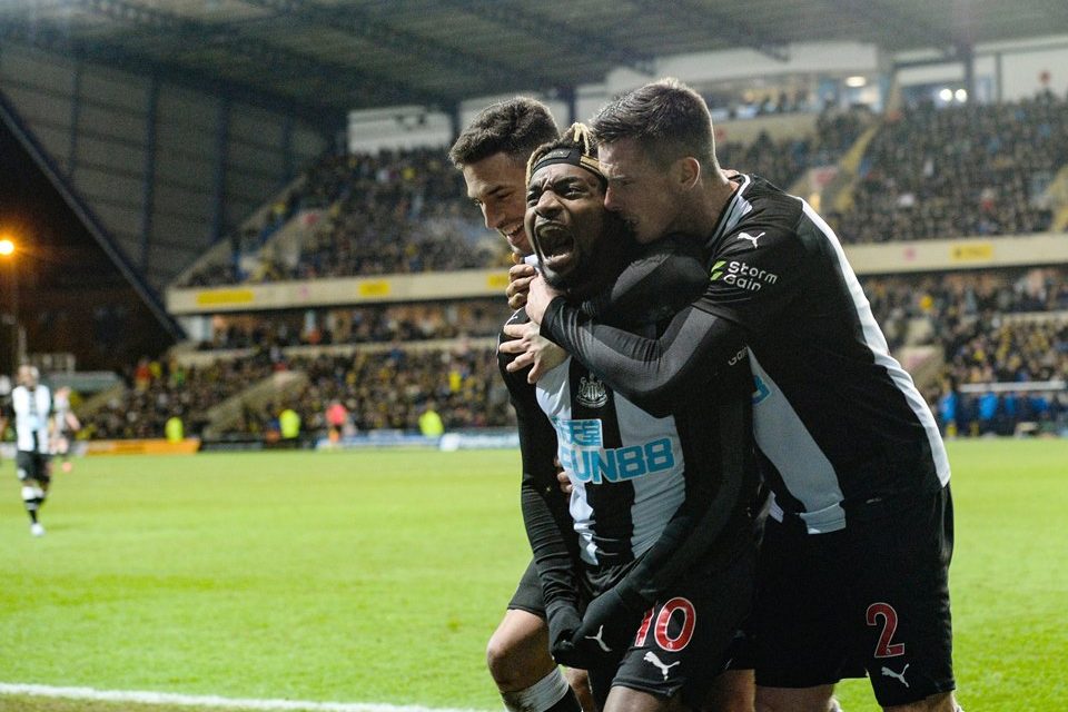 EMPOLGOU: TORCEDOR DO NEWCASTLE COMEMORA VITÓRIA COM O PÊNIS DE FORA (VÍDEO) - News Rondônia
