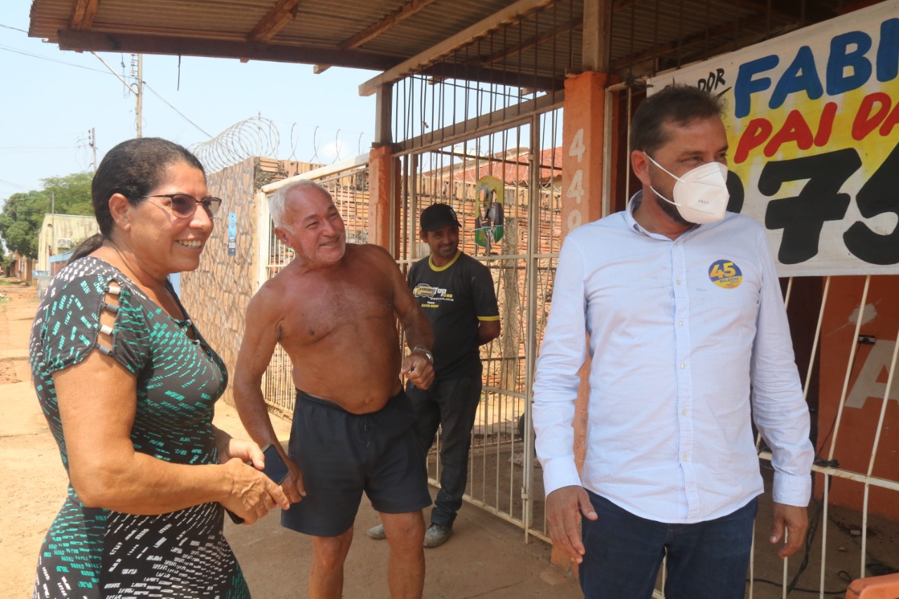 Após quatro décadas, moradores da zona sul agradecem a Hildon Chaves pela pavimentação das ruas - News Rondônia