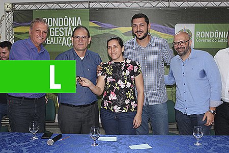 DEPUTADO ADELINO FOLLADOR PARTICIPA DA ENTREGA DE CAMINHÃO PARA AGRICULTORES DE ARIQUEMES - News Rondônia