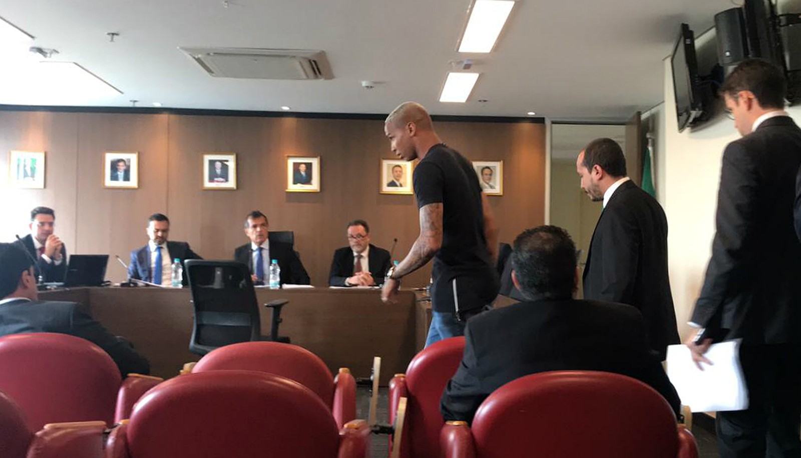 DEYVERSON É PUNIDO PELO TJD-SP E DESFALCA PALMEIRAS EM SEIS JOGOS; FELIPÃO RECEBE ADVERTÊNCIA - News Rondônia