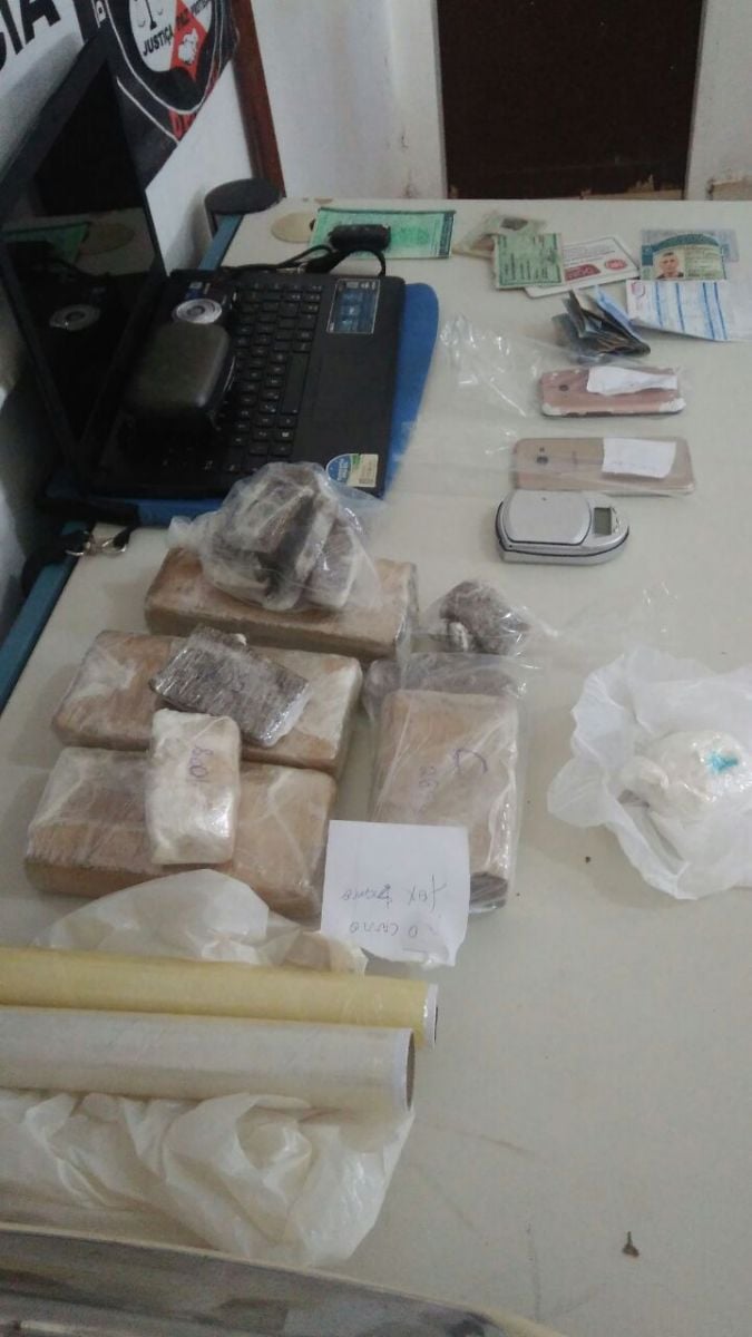 APÓS DENÚNCIA, DENARC ESTOURA BOCA DE FUMO NO BAIRRO INDUSTRIAL E PRENDE SUSPEITOS - News Rondônia