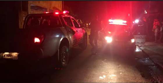 DESCONTROLADA - Mulher quebra cabeça do namorado a pauladas durante briga - News Rondônia