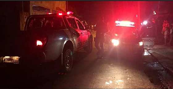 DESCONTROLADA - Mulher quebra cabeça do namorado a pauladas durante briga - News Rondônia