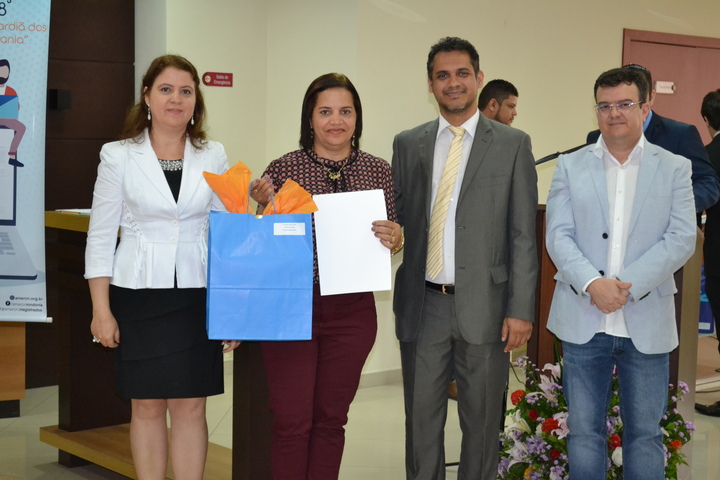 ESCOLAS DO INTERIOR DE RONDÔNIA RECEBEM RETROPROJETORES DA AMERON POR DESEMPENHO NO I CONCURSO DE REDAÇÃO - News Rondônia