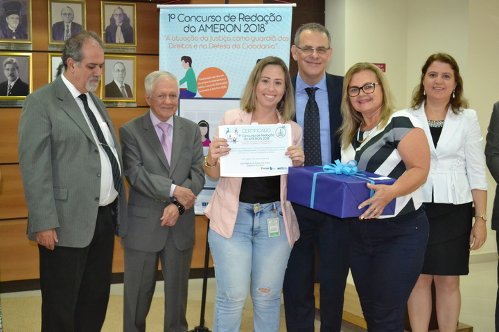 ESCOLAS DO INTERIOR DE RONDÔNIA RECEBEM RETROPROJETORES DA AMERON POR DESEMPENHO NO I CONCURSO DE REDAÇÃO - News Rondônia