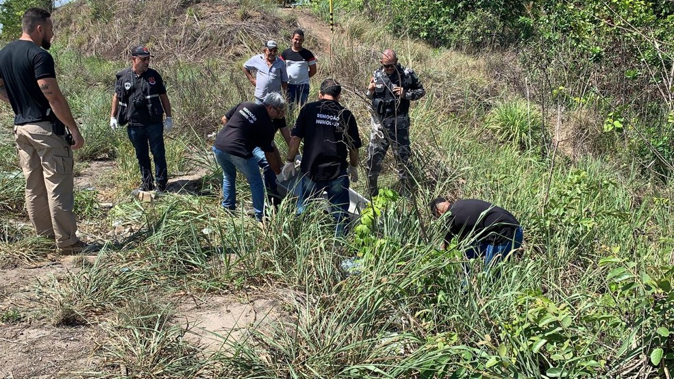 CRUELDADE: JOVEM É ENCONTRADO MORTO ESPANCADO SÓ DE CUECA E MEIAS - News Rondônia