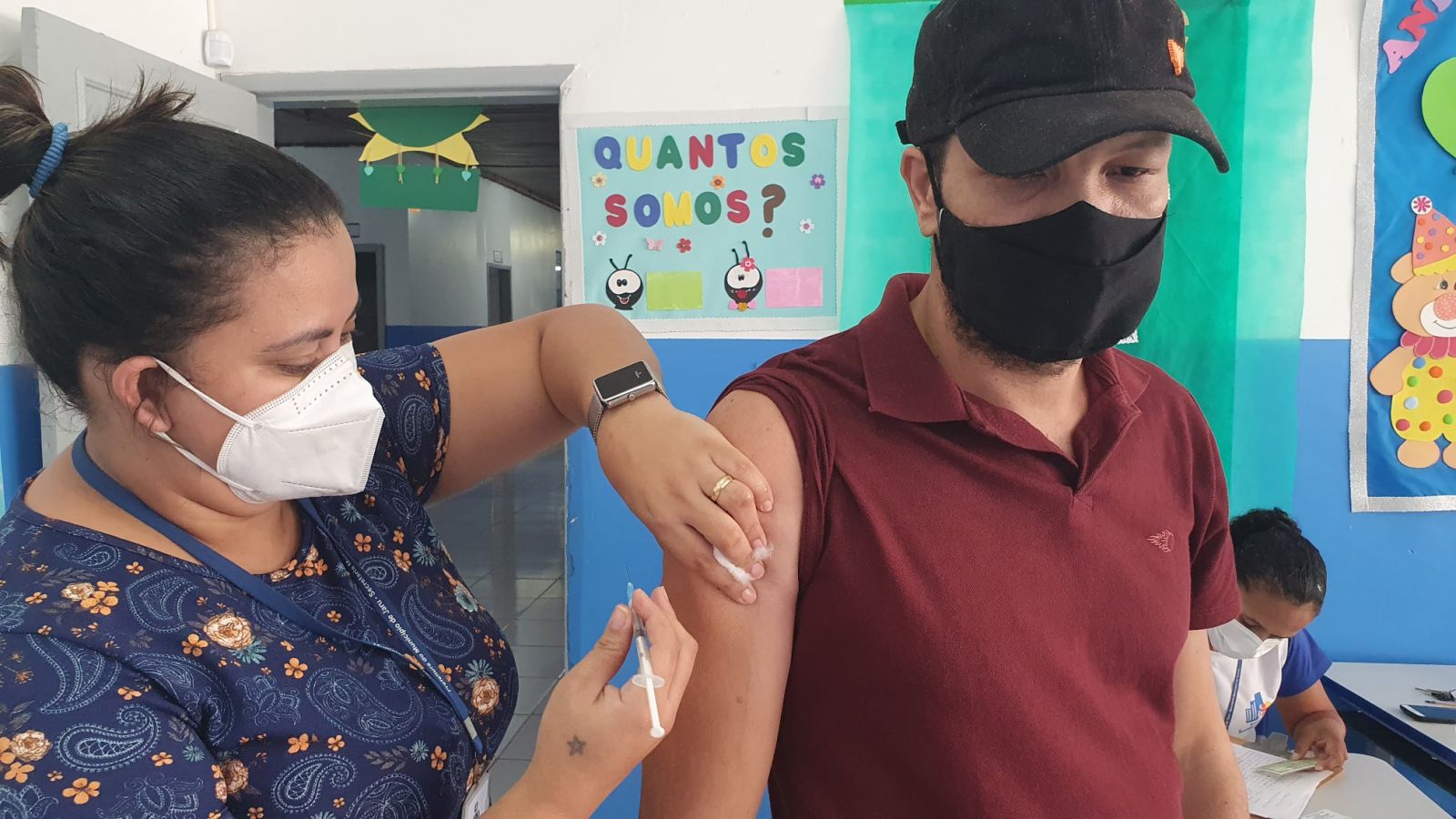 Profissionais da educação da rede estadual de ensino recebem a primeira dose da vacina contra o Coronavírus em Jaru - News Rondônia