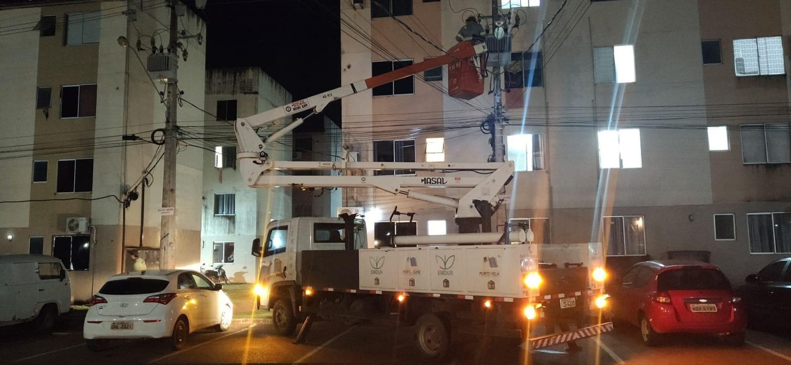 Emdur revitaliza iluminação pública no Morar Melhor através de pedido do vereador Edimilson Dourado - News Rondônia