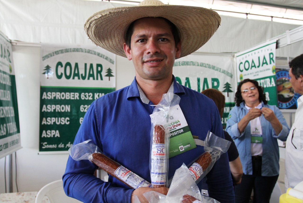SALAME DE PEIXE RONDONIENSE É NOVIDADE NO PAVILHÃO DA AGROINDÚSTRIA DA RONDÔNIA RURAL SHOW - News Rondônia