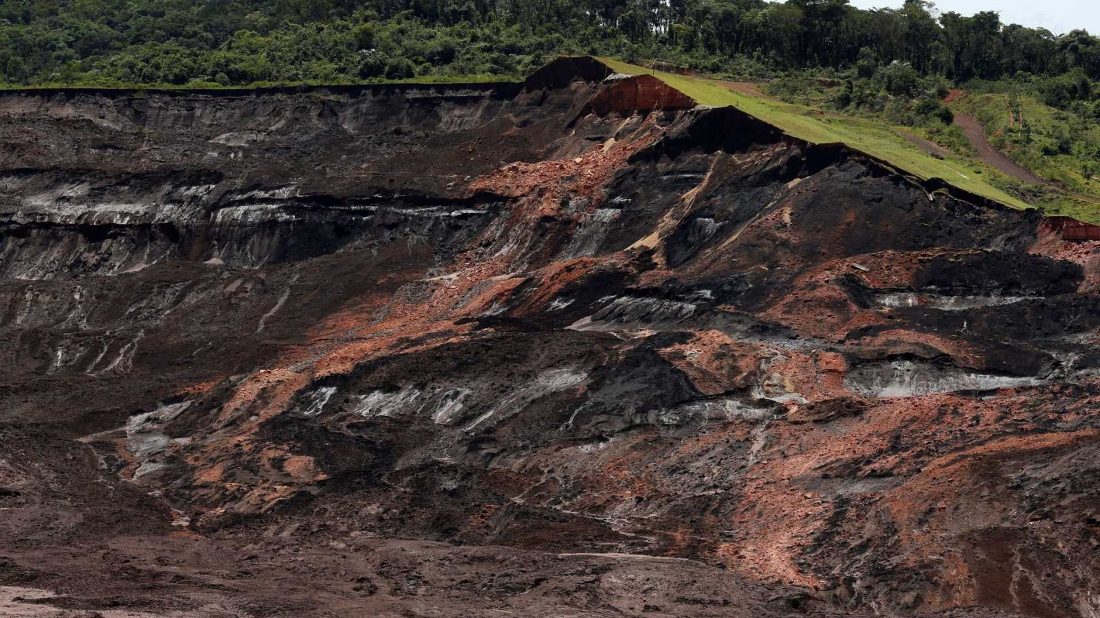 NÚMERO DE MORTES CONFIRMADAS EM BRUMADINHO SOBE PARA 115 - News Rondônia