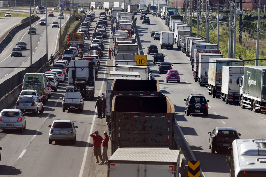 POLÍTICA & MURUPI: NA CONTRAMÃO DA GREVE DOS CAMINHONEIROS - News Rondônia