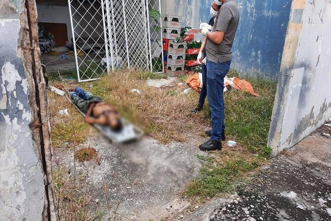 Vizinhos encontram corpo de andarilho dentro de casa abandonada - News Rondônia