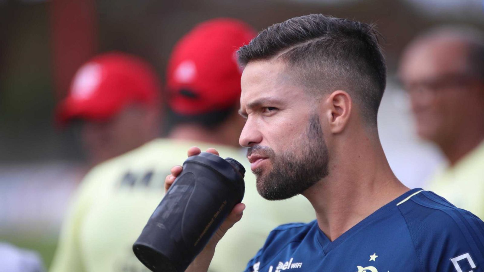 DIEGO E FLAMENGO CHEGAM A ACORDO PARA NOVO CONTRATO ATÉ 2020 - News Rondônia