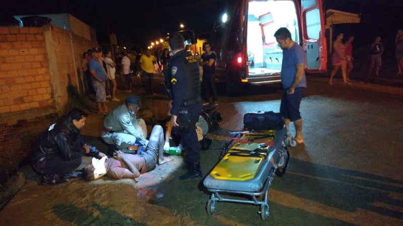 COLISÃO ENTRE VEÍCULO E MOTOCICLETAS DEIXA CONDUTORES FERIDOS - News Rondônia