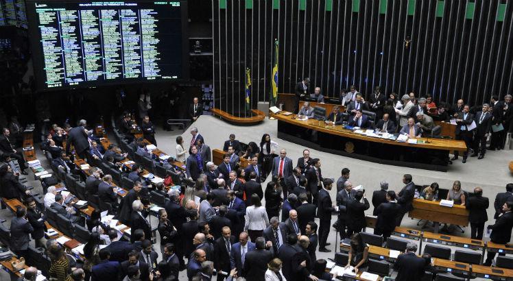 CLÁUSULA DE DESEMPENHO BARRA SETE CANDIDATOS DO PSL E UM DO NOVO - News Rondônia