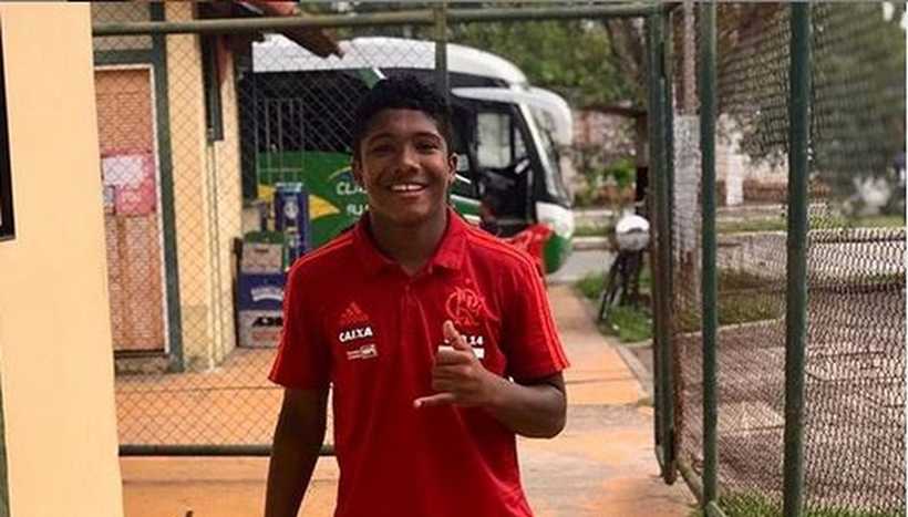 MORTO EM INCÊNDIO NO FLA, ZAGUEIRO ARTHUR VINÍCIUS FARIA 15 ANOS NO SÁBADO - News Rondônia
