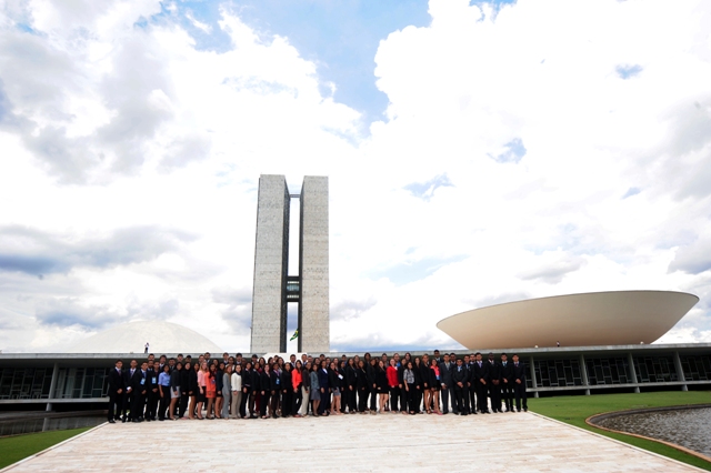 PARLAMENTO JOVEM: Vaga no Parlamento Jovem Brasileiro é disputada por estudantes de Rondônia - News Rondônia