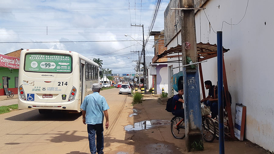 LOJA SURPREENDE COM ABRIGO PARA PASSAGEIROS NO 4 DE JANEIRO - News Rondônia