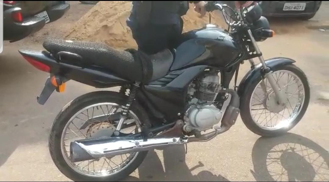 ADOLESCENTES SÃO DETIDOS COM DROGAS E MOTO ROUBADA NA ZONA SUL - News Rondônia