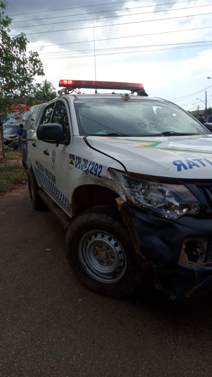 AVANÇOU: Carro invade preferencial e bate de frente com viatura policial na zona sul - News Rondônia