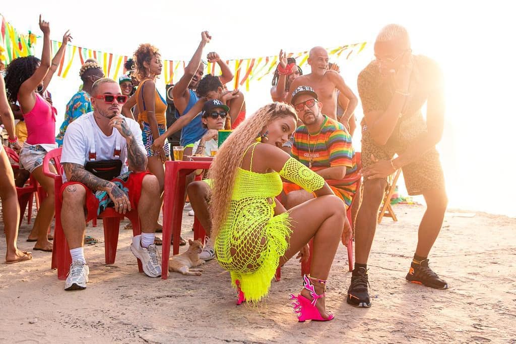 ANITTA LANÇA NOVO HIT COM J BALVIN E MC ZAAC E CAUSA COM VIDEOCLIPE SENSUAL - News Rondônia