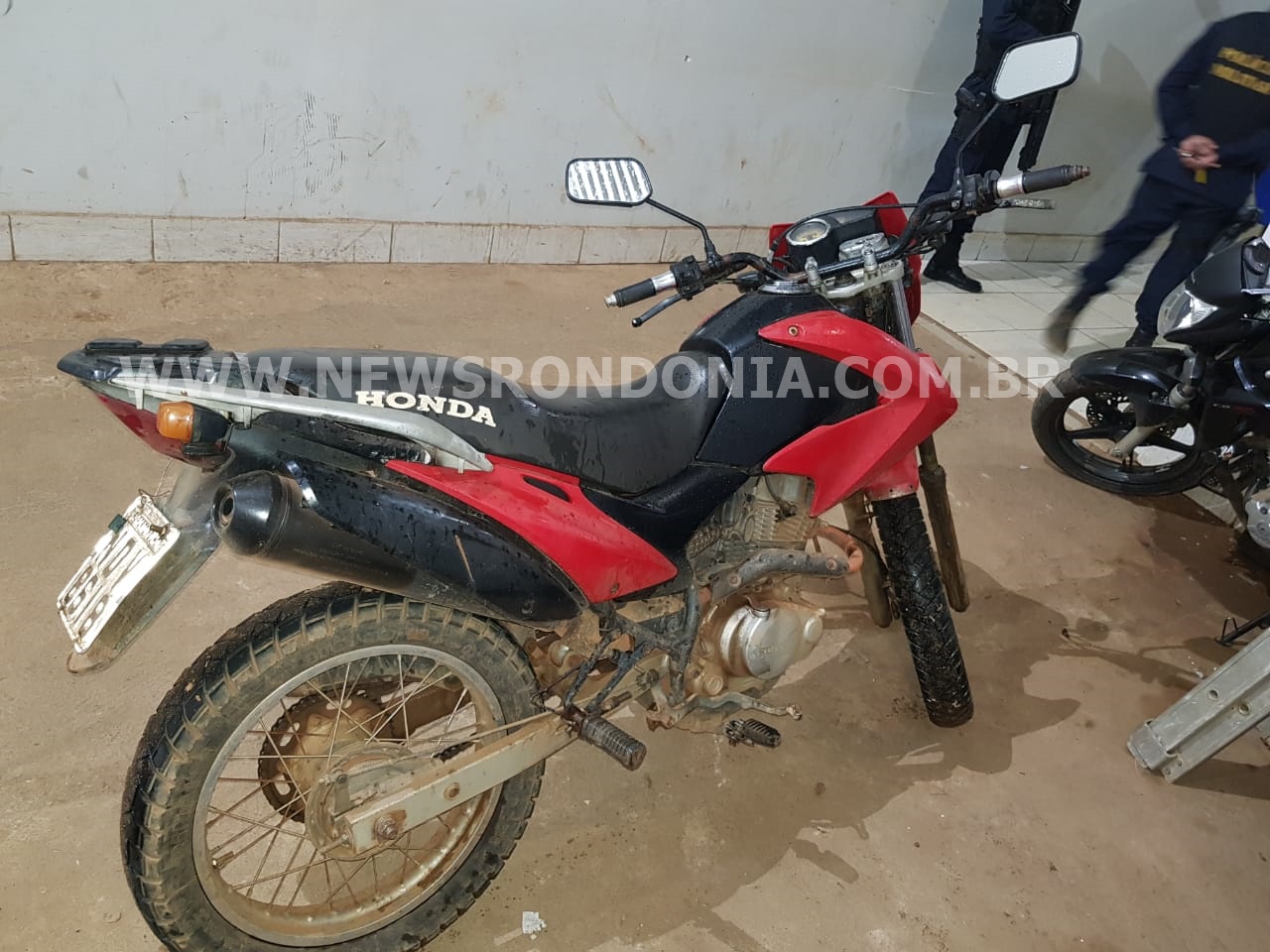 MAIS UM: JOVEM É PRESO COM MOTO CLONADA COMPRADA NA OLX - News Rondônia