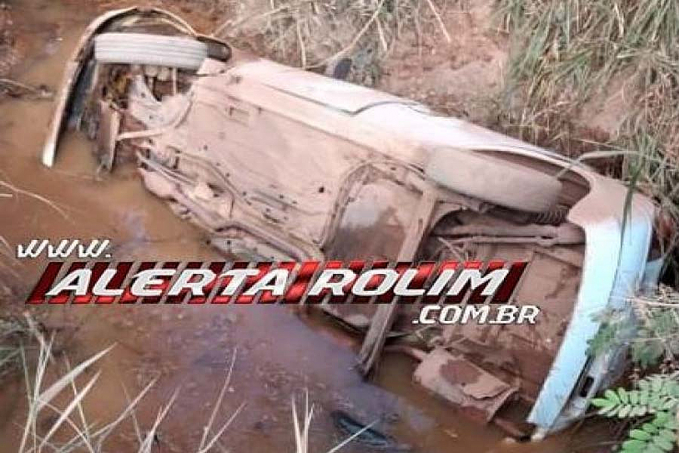 Motorista morre após cair com carro em córrego da linha 172 em Rolim de Moura - News Rondônia