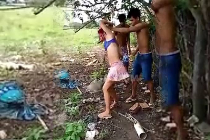IMAGENS FORTES - PCC espanca jovem acusada de ser X9 - News Rondônia
