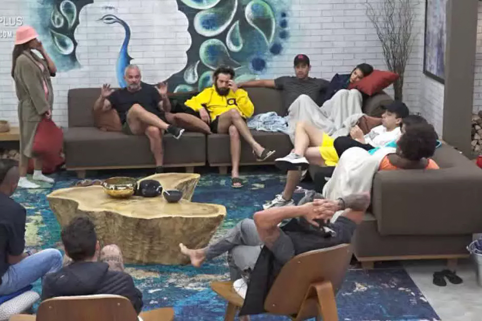 A Fazenda 12  O reality que não deu certo - Por Felipe Bonazza - News Rondônia