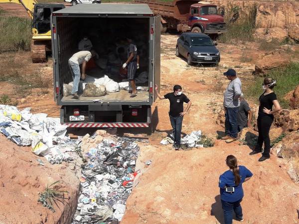 POLÍCIA CIVIL PROMOVE DESTRUIÇÃO DE DVDS PIRATAS E MÁQUINAS CAÇA-NÍQUEIS NA CAPITAL - News Rondônia