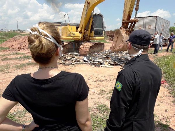 POLÍCIA CIVIL PROMOVE DESTRUIÇÃO DE DVDS PIRATAS E MÁQUINAS CAÇA-NÍQUEIS NA CAPITAL - News Rondônia