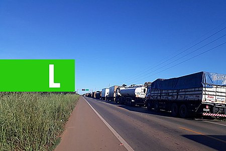 NEWS URGENTE: CAMINHONEIROS INTERDITAM BR-364 EM CANDEIAS DO JAMARI; VIDEO - News Rondônia