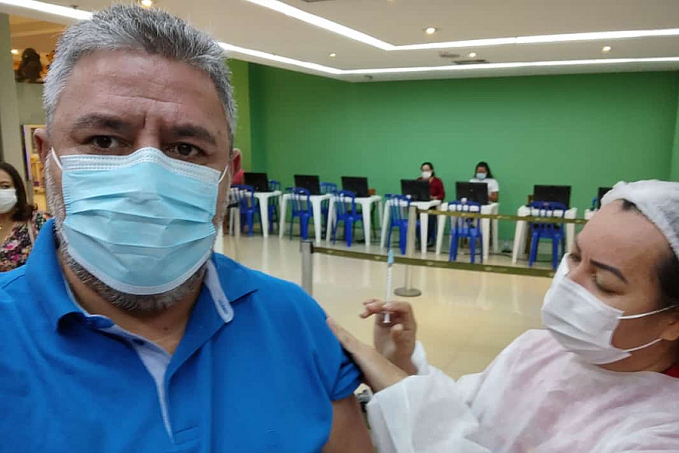 Vereador Fogaça toma terceira dose de vacina contra Covid e incentiva população a buscar proteção imunológica - News Rondônia