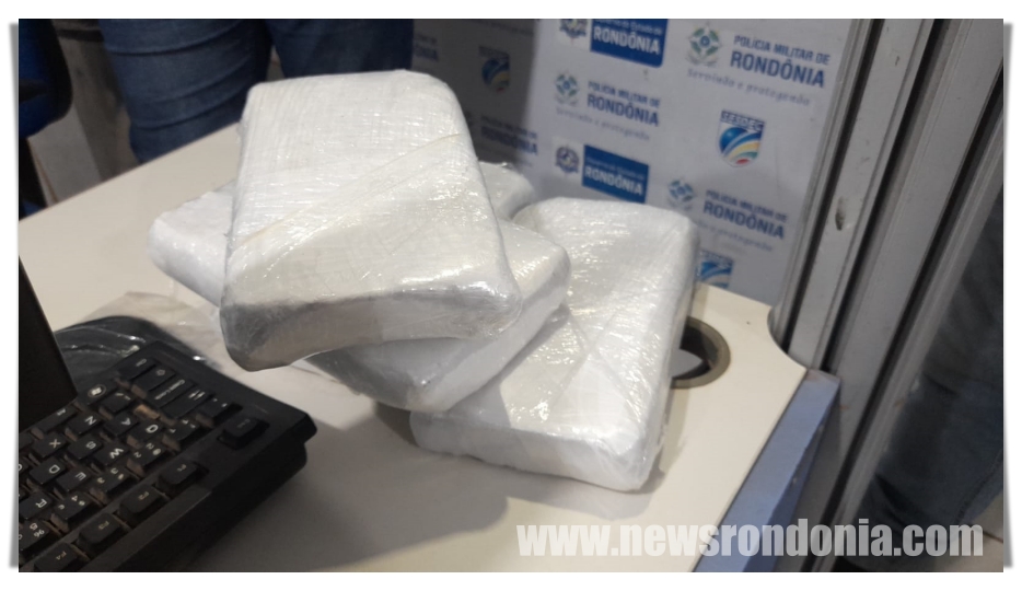 PRF apreende cocaína avaliada em quase 100 mil reais e prende suspeita em ônibus na BR-364 - News Rondônia