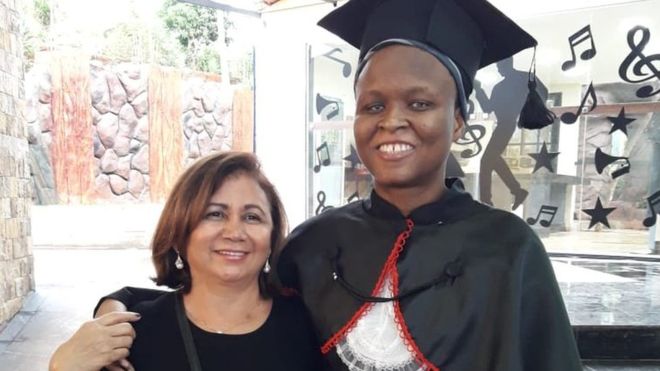 IMIGRANTE HAITIANA CEGA É APROVADA NA OAB, QUER SE NATURALIZAR BRASILEIRA E VIRAR JUÍZA - News Rondônia