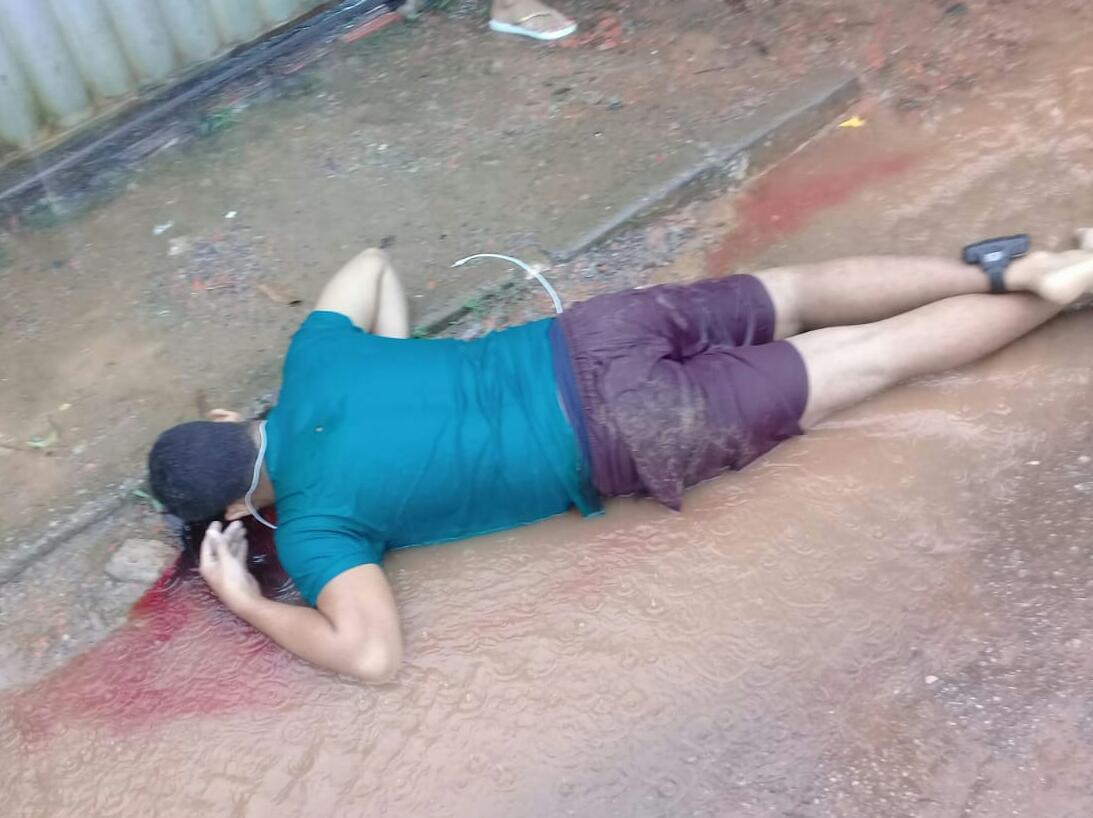 DURANTE A CHUVA, JOVEM É EXECUTADO COM VÁRIOS TIROS - News Rondônia