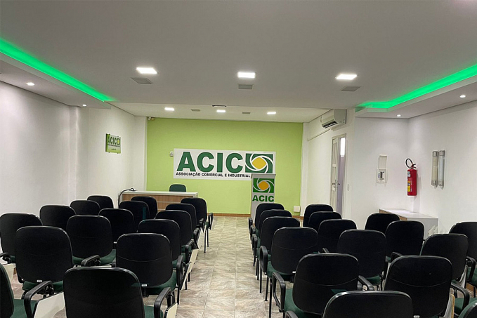 Após reforma completa, ACIC coloca auditório à disposição dos associados e instituições parceiras - News Rondônia