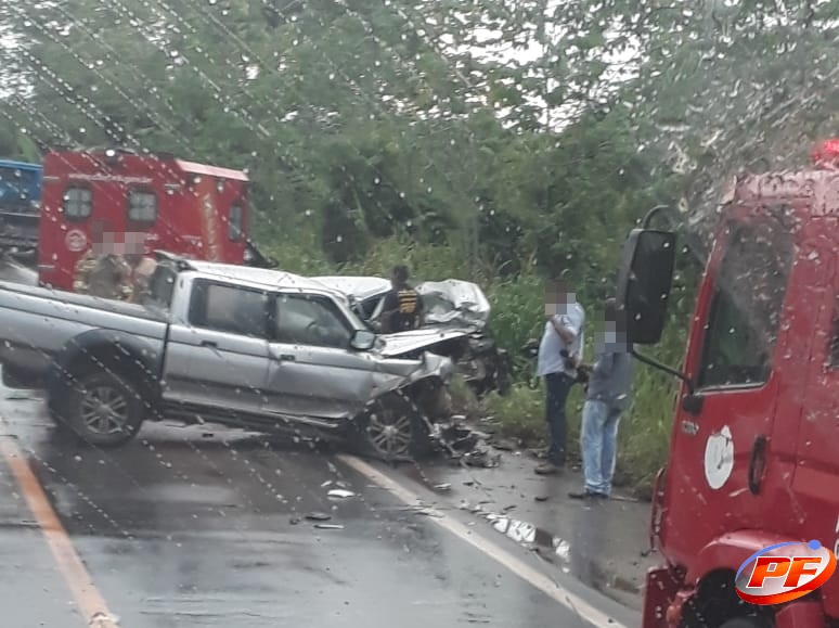 DUAS PESSOAS MORREM EM GRAVÍSSIMO ACIDENTE NA BR-364 - News Rondônia